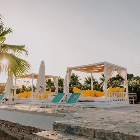 Raw Beach Hotel-3